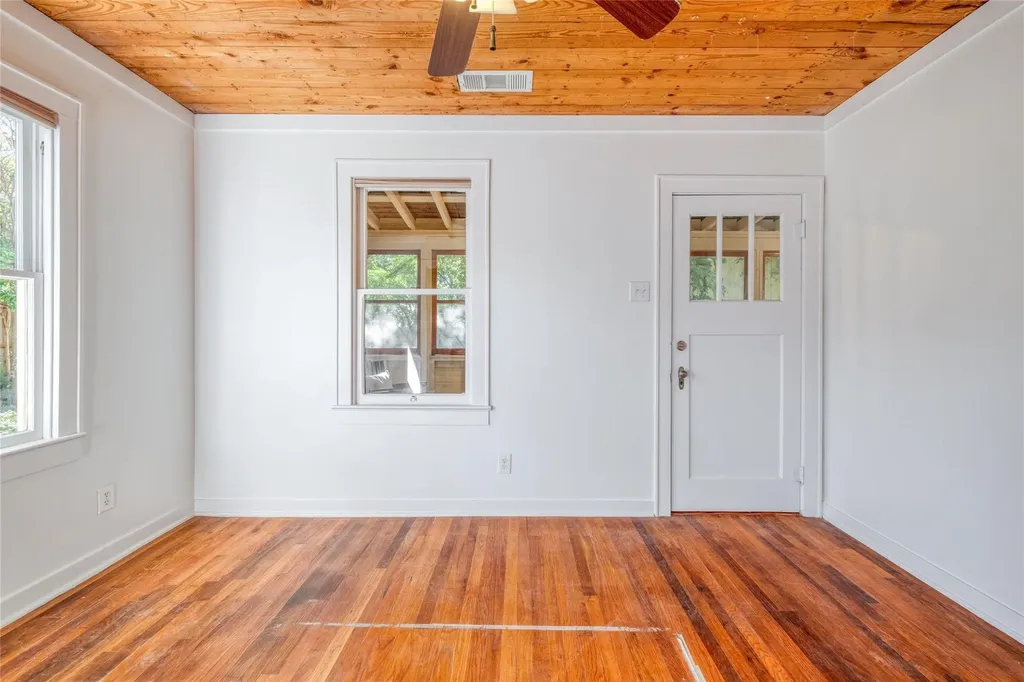 712 Nowotny Lane Austin TX 78702