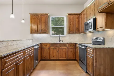 108 Pohakuloa Drive Bastrop TX 78602