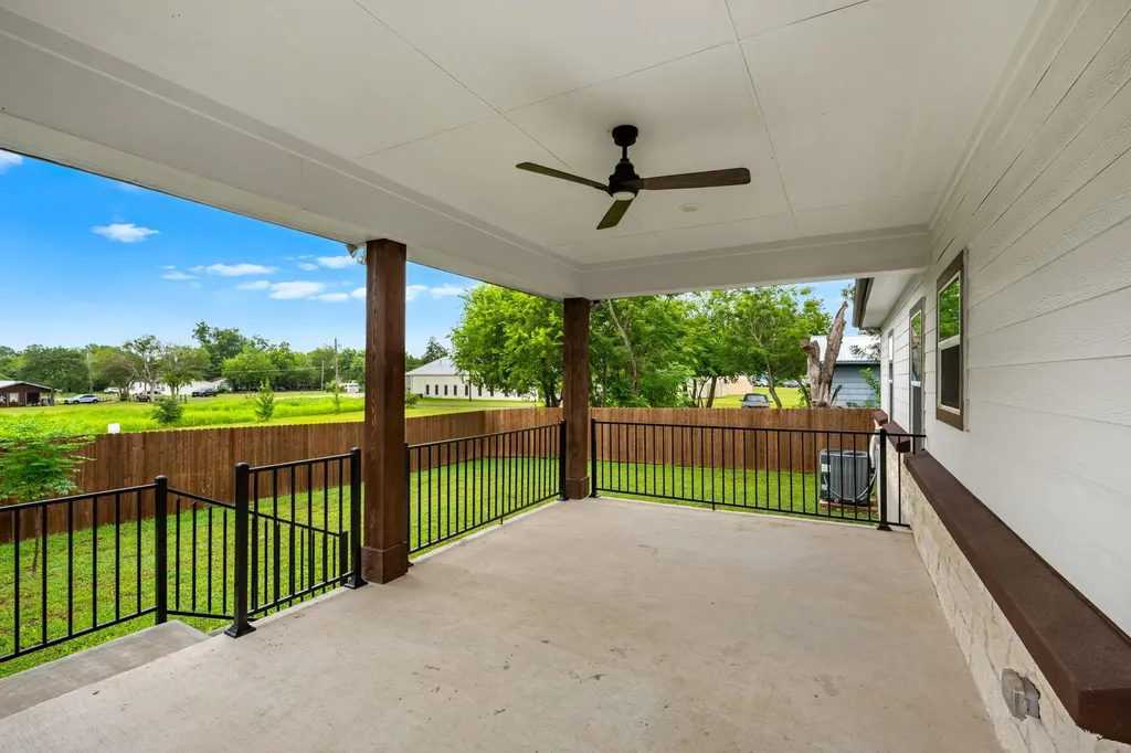104 Bill Street Elgin TX 78621