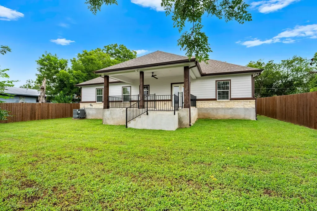 104 Bill Street Elgin TX 78621