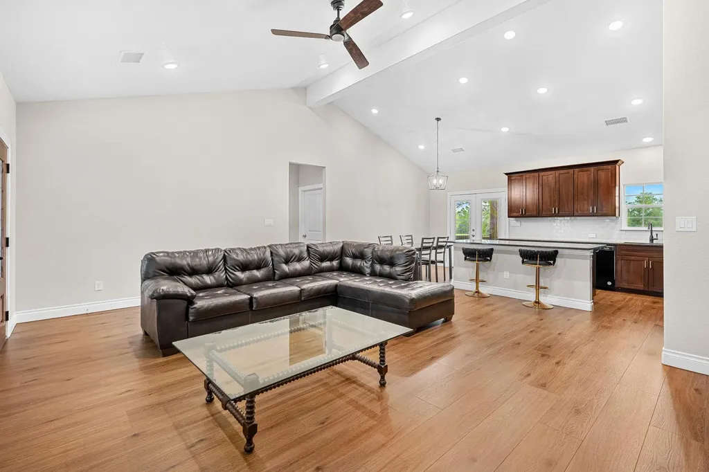 104 Bill Street Elgin TX 78621