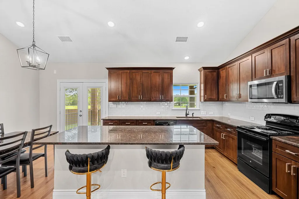 104 Bill Street Elgin TX 78621
