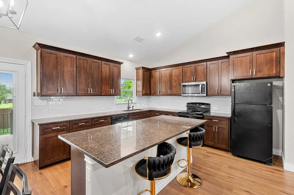 104 Bill Street Elgin TX 78621