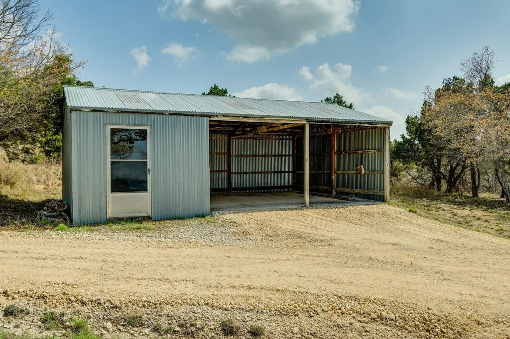 281 Kloster Lane Blanco TX 78606