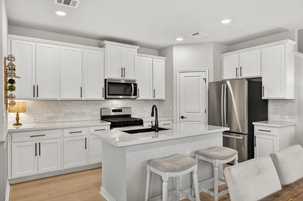 8604 Cottage Rose Drive Austin TX 78744