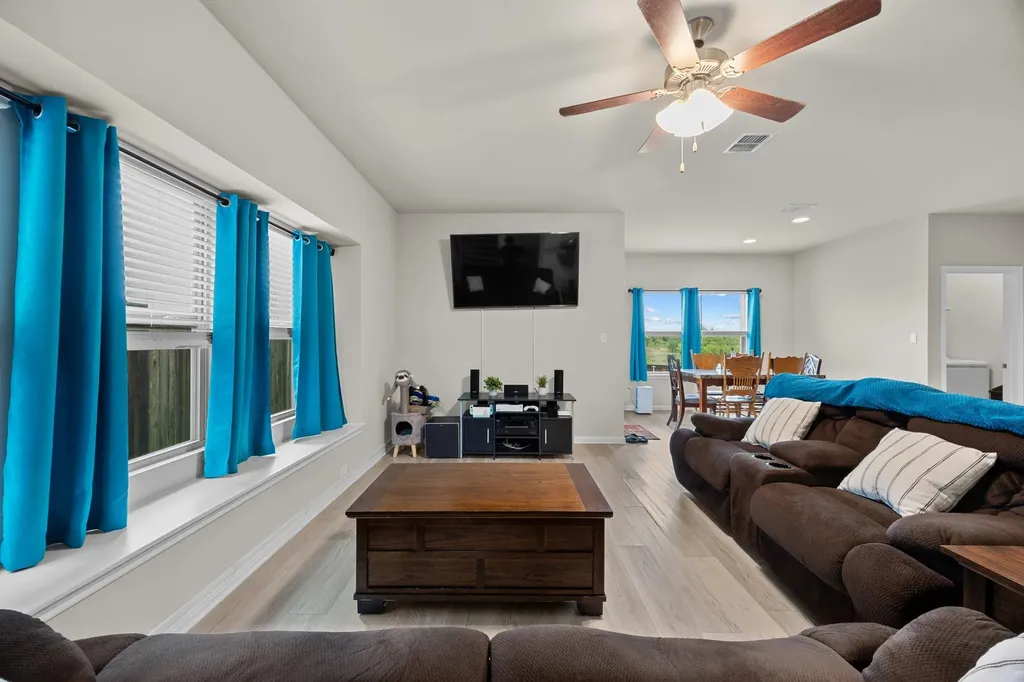558 Nautical Loop Kyle TX 78640