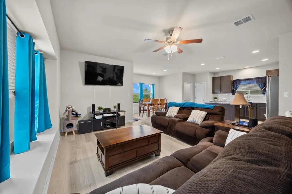 558 Nautical Loop Kyle TX 78640