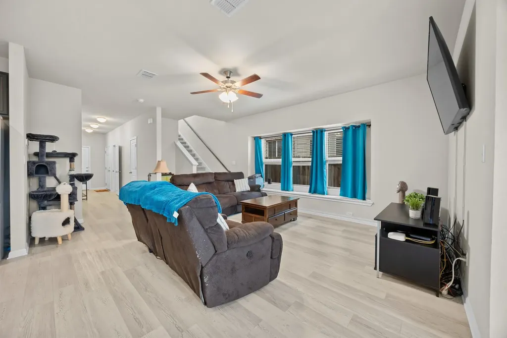 558 Nautical Loop Kyle TX 78640