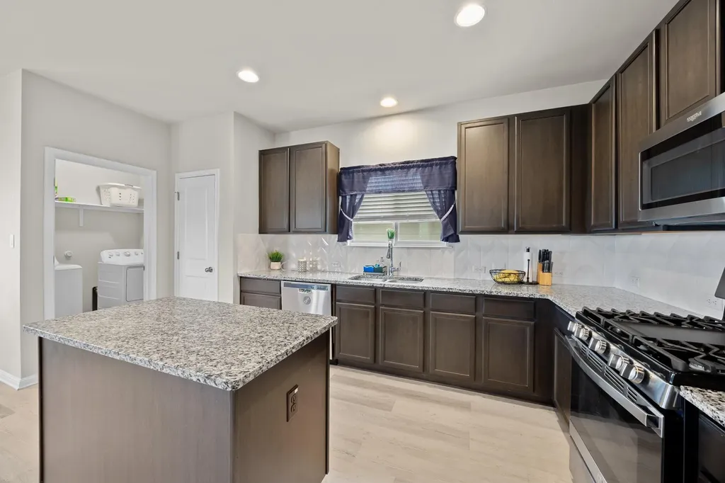 558 Nautical Loop Kyle TX 78640