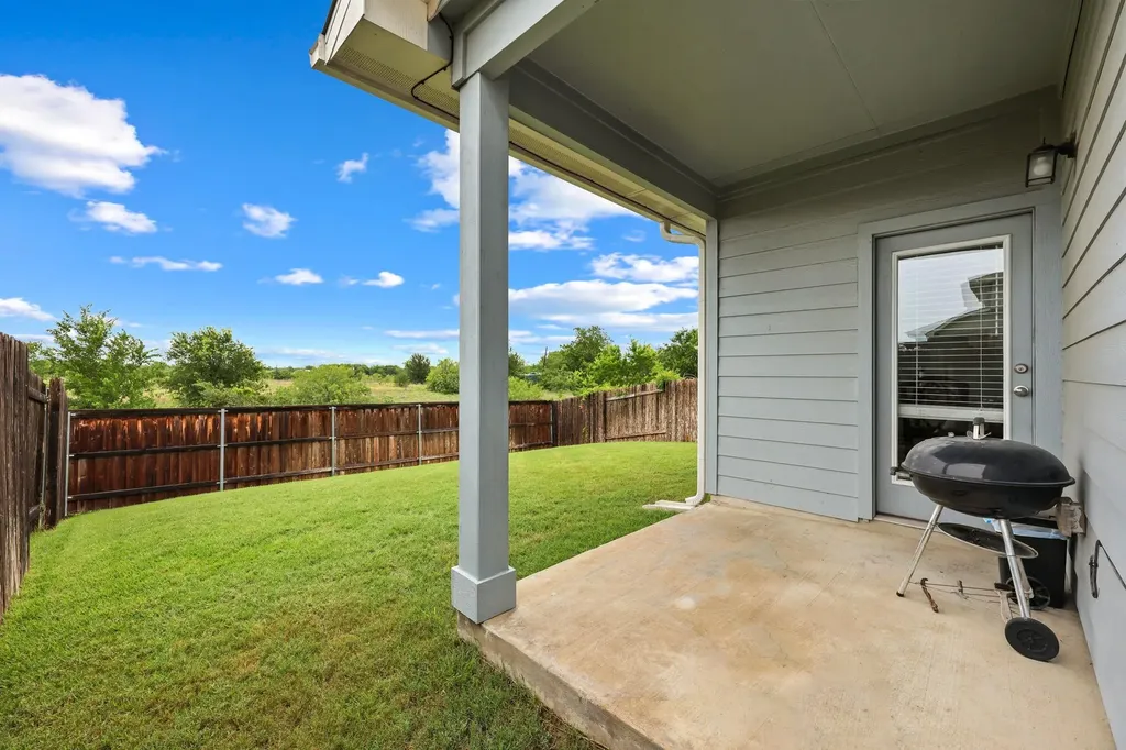 558 Nautical Loop Kyle TX 78640