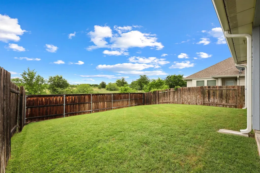 558 Nautical Loop Kyle TX 78640