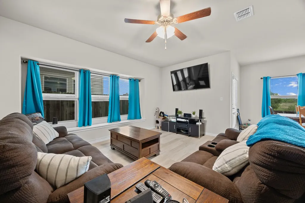 558 Nautical Loop Kyle TX 78640