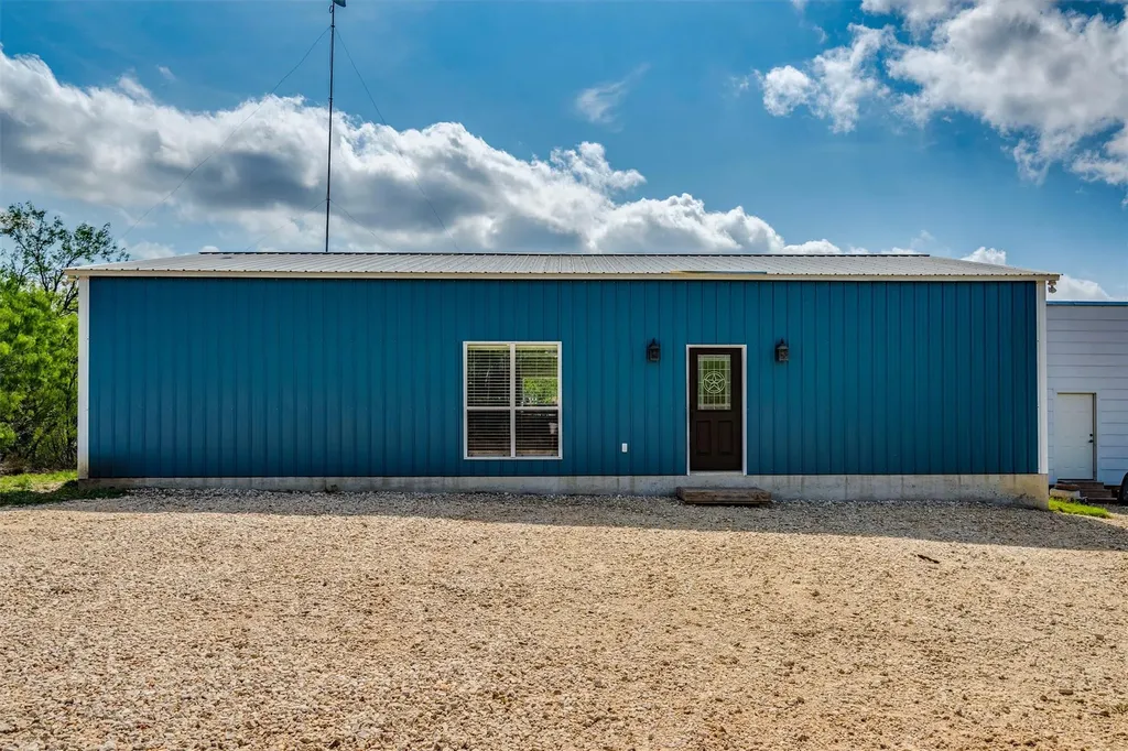 4001 Barth Road Lockhart TX 78644
