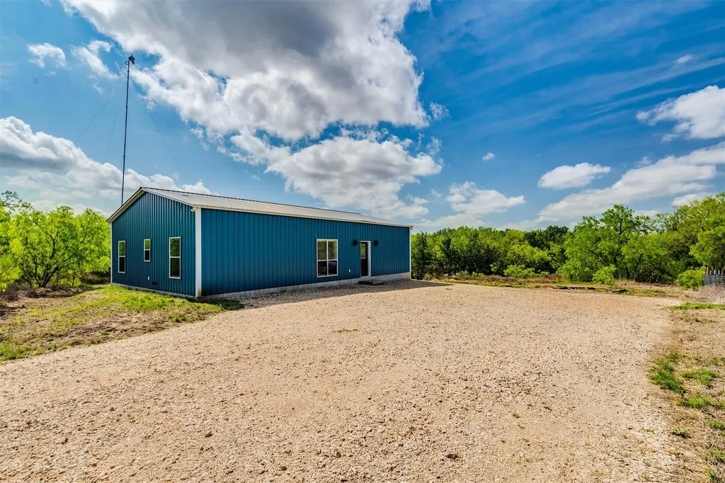 4001 Barth Road Lockhart TX 78644