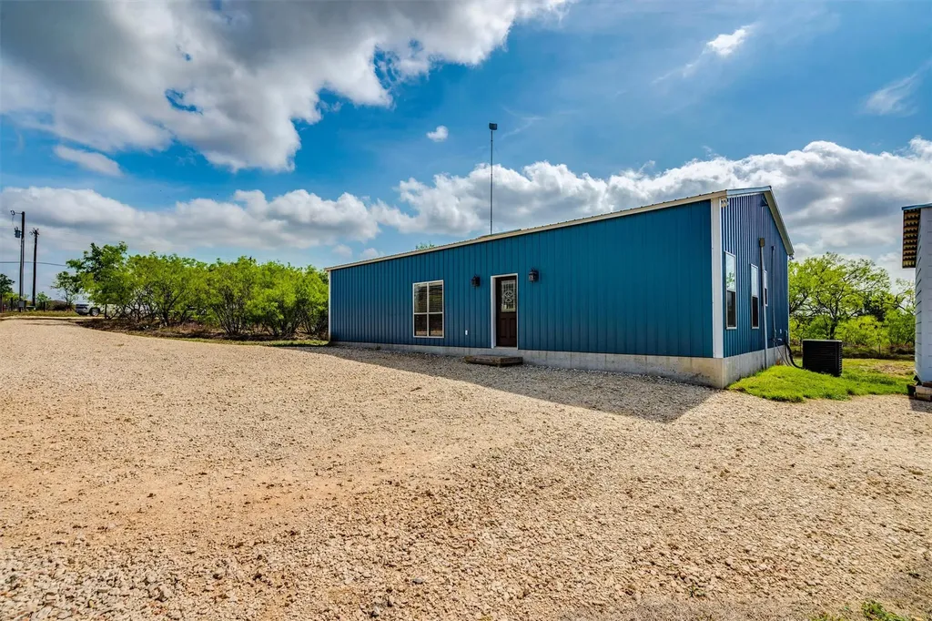 4001 Barth Road Lockhart TX 78644
