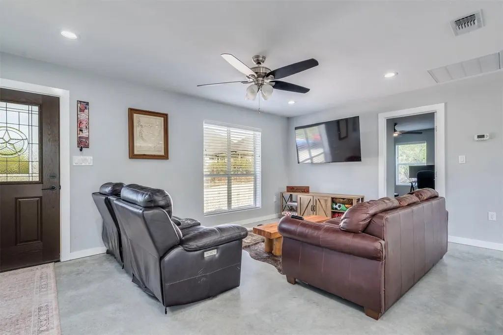 4001 Barth Road Lockhart TX 78644