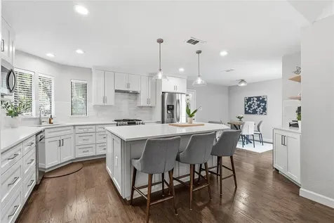 7413 Lakewood Drive Austin TX 78750