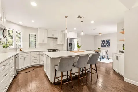 7413 Lakewood Drive Austin TX 78750