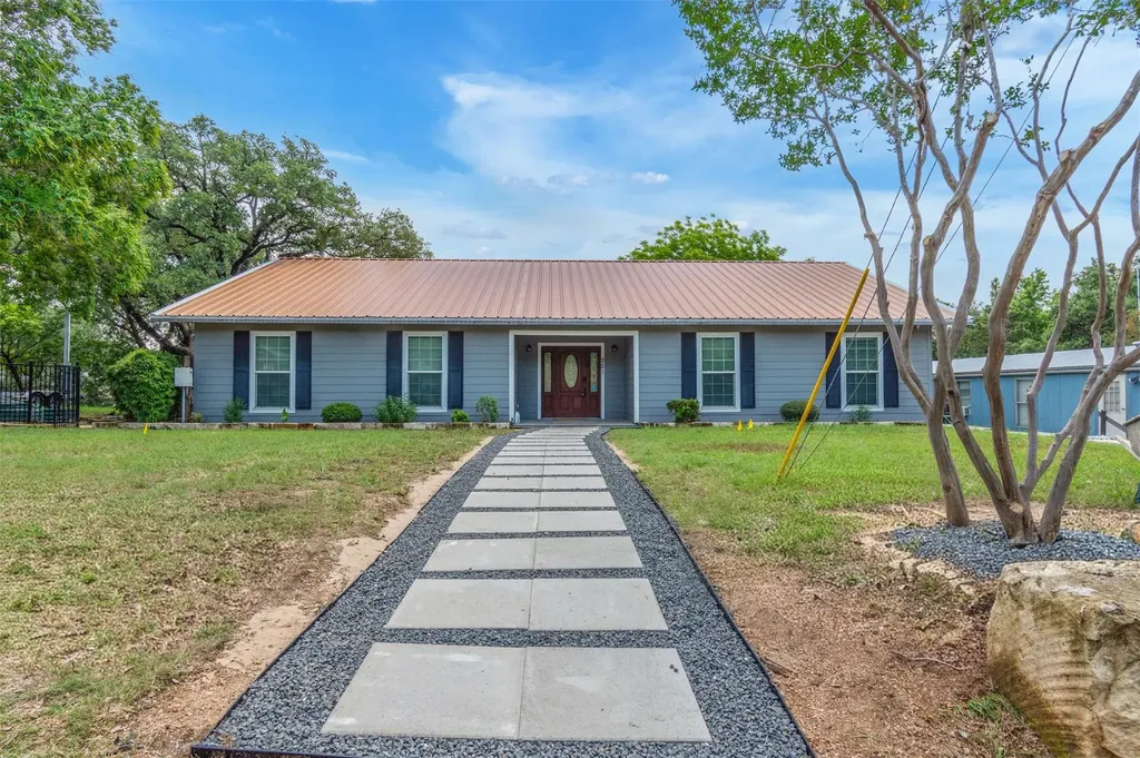 221 County Road 136c Kingsland TX 78639