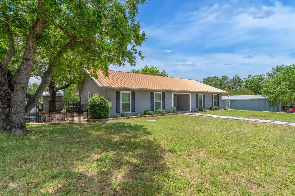 221 County Road 136c Kingsland TX 78639