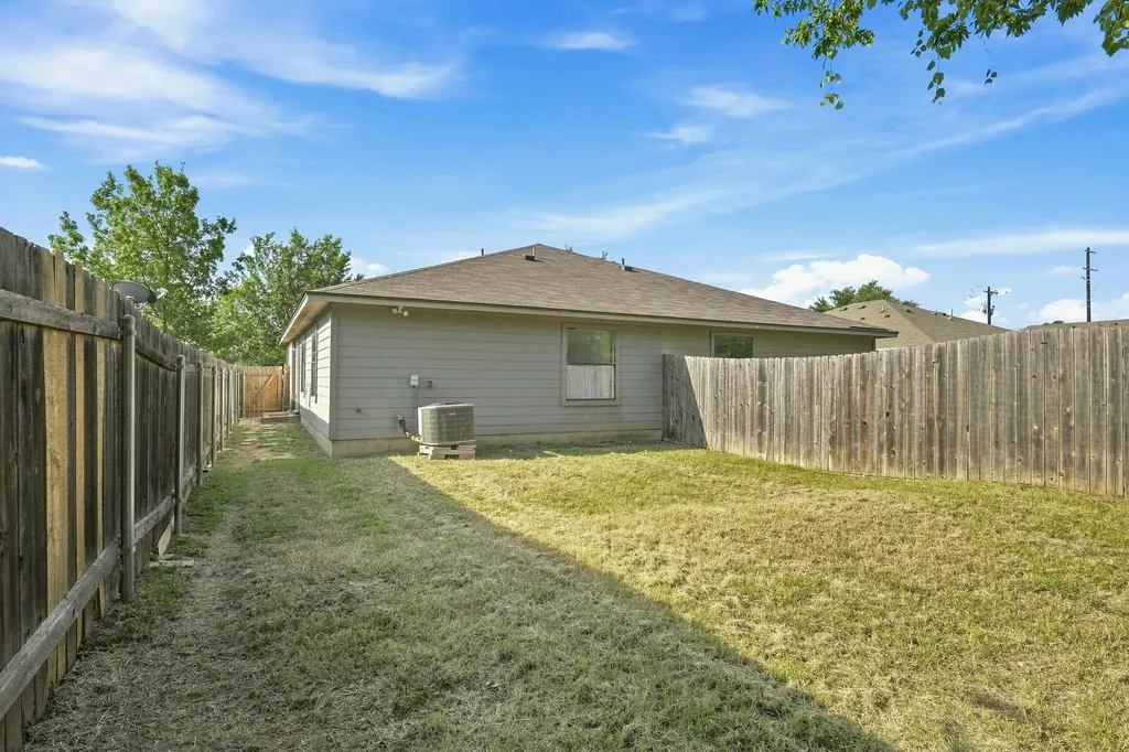 1017 Drovers Cove Georgetown TX 78626