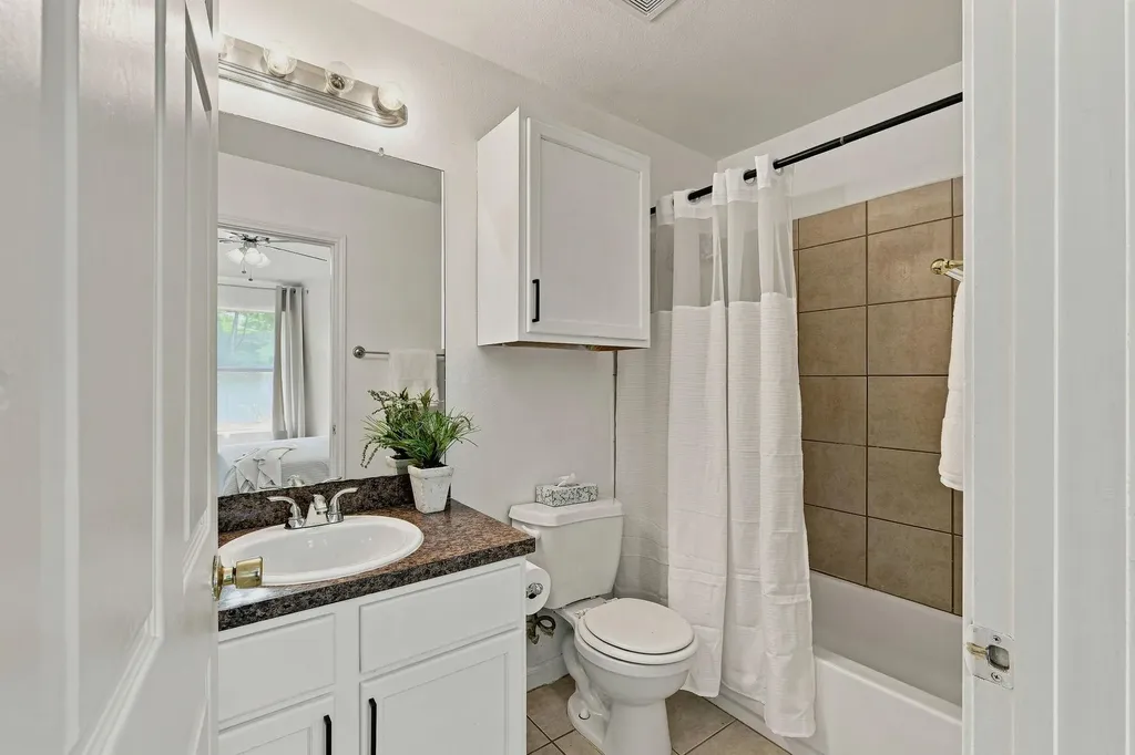 1017 Drovers Cove Georgetown TX 78626