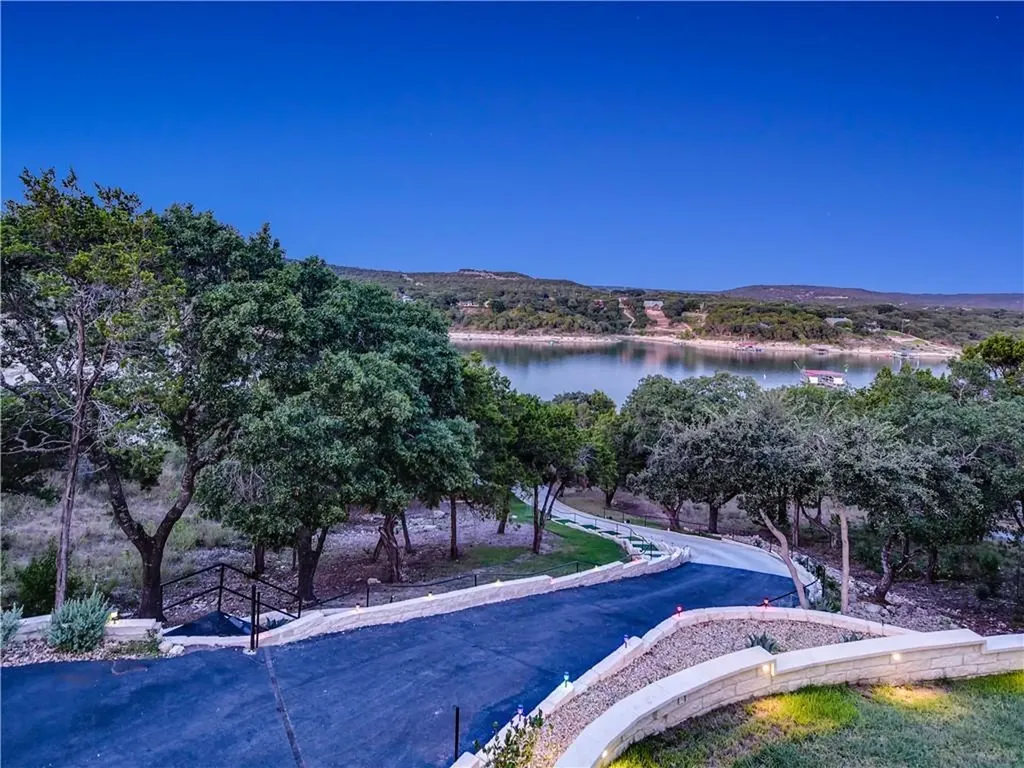 17904 Crystal Cove Jonestown TX 78645