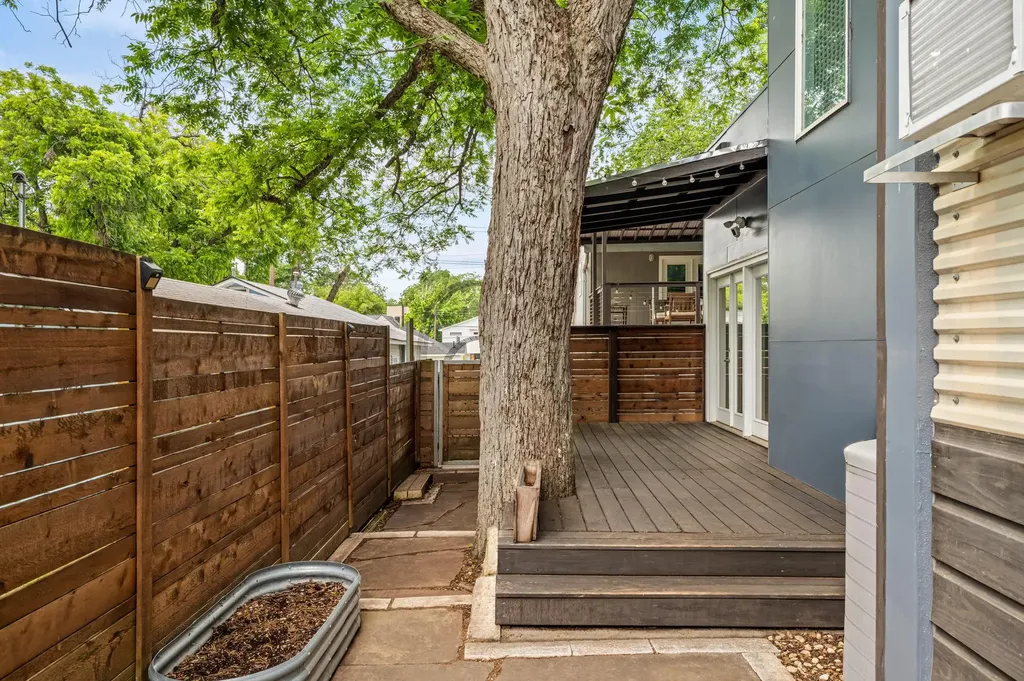 2202 Garden Street Austin TX 78702