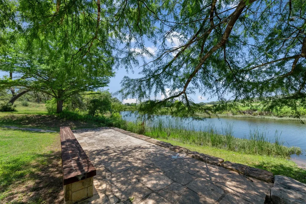155 Crosswater Lane Dripping Springs TX 78620