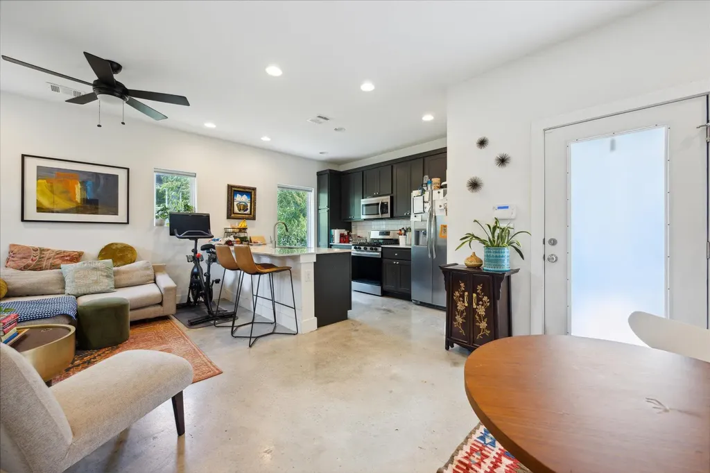 5006 Baker Street Austin TX 78721