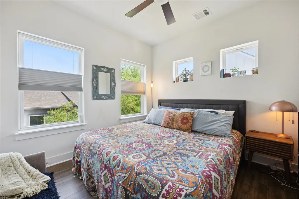 5006 Baker Street Austin TX 78721