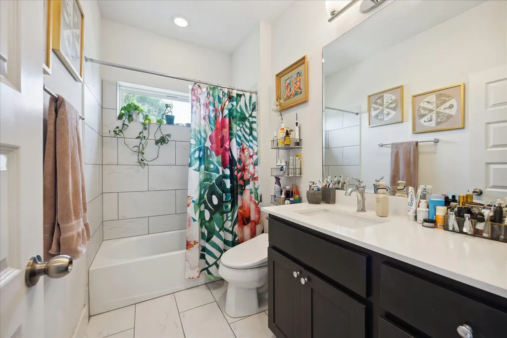 5006 Baker Street Austin TX 78721