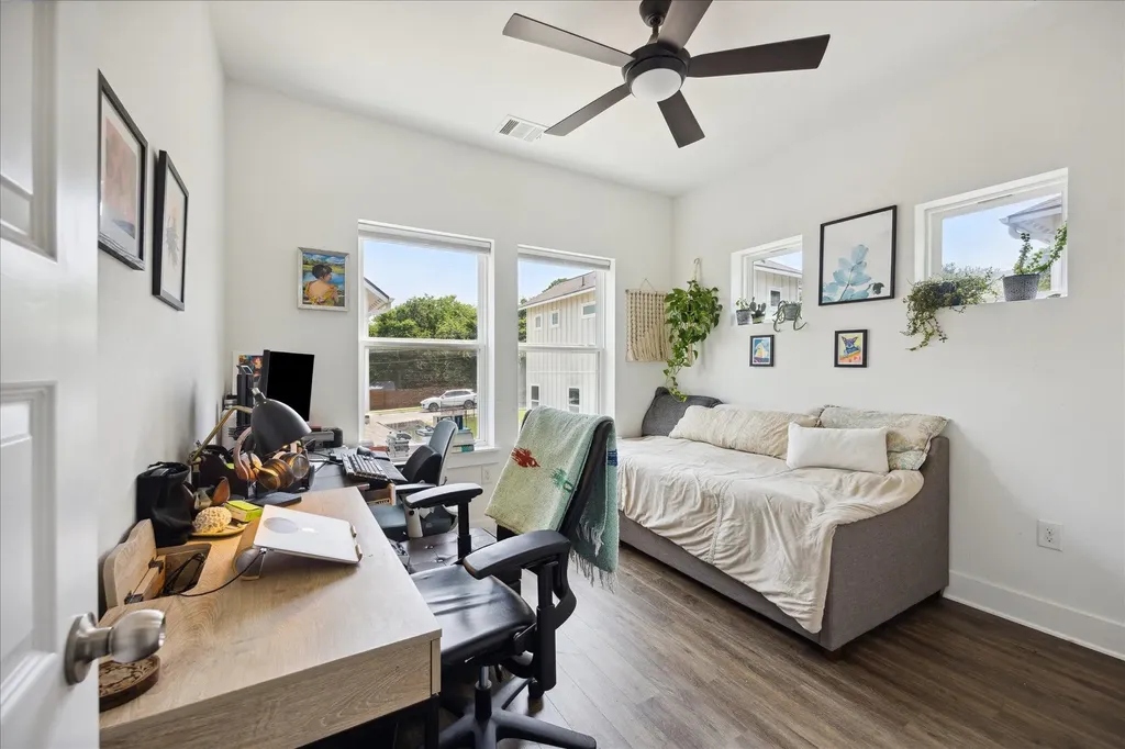 5006 Baker Street Austin TX 78721
