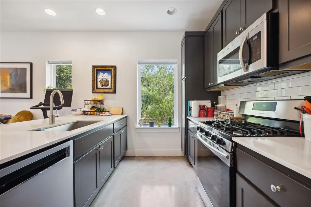 5006 Baker Street Austin TX 78721