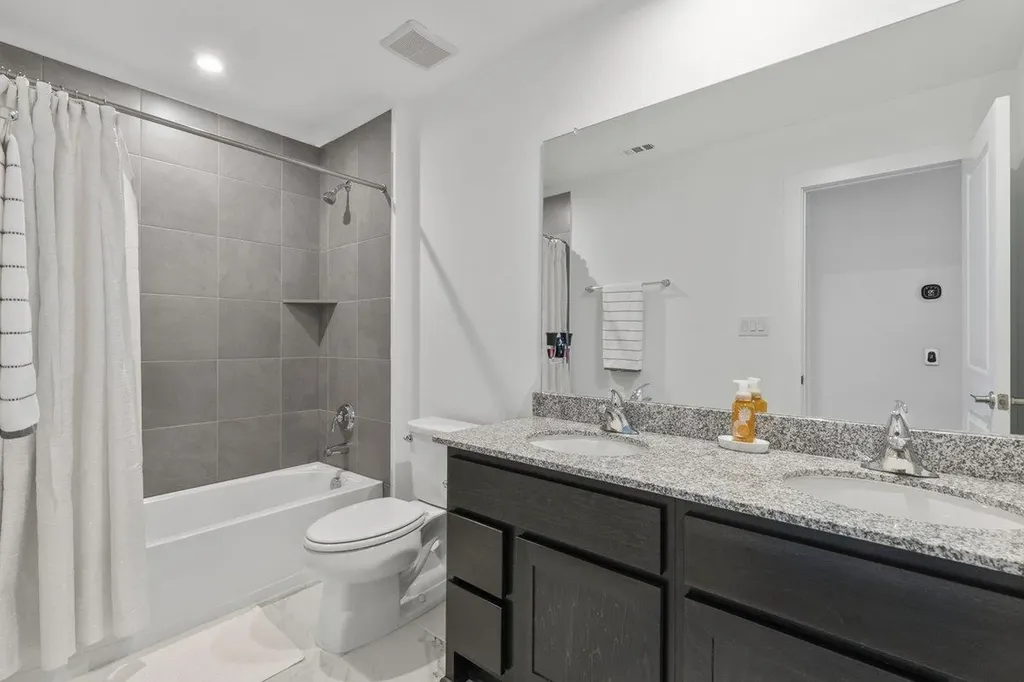 1904 Varese Path Leander TX 78641
