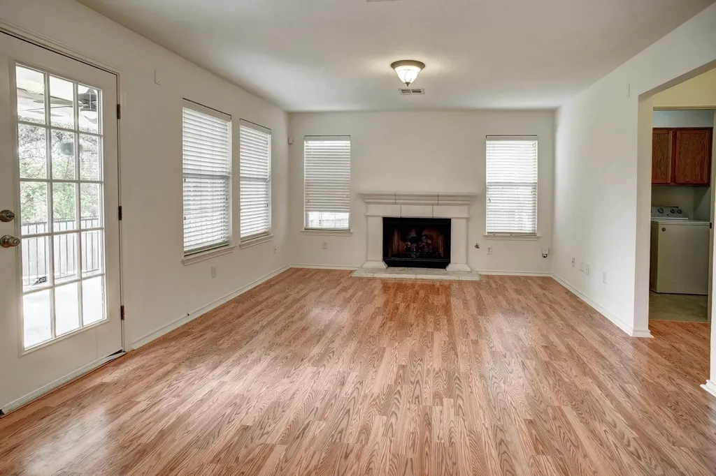 10712 Finsbury Drive Austin TX 78748