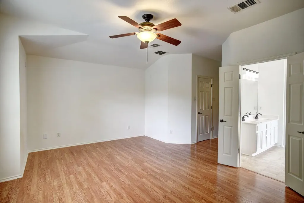 10712 Finsbury Drive Austin TX 78748