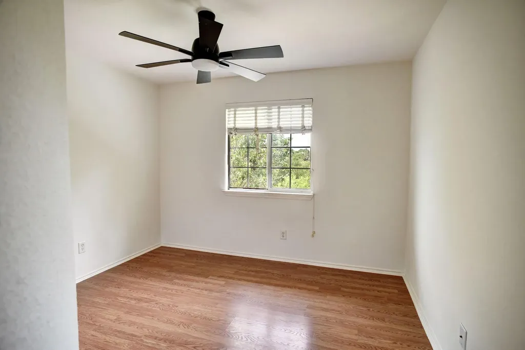 10712 Finsbury Drive Austin TX 78748