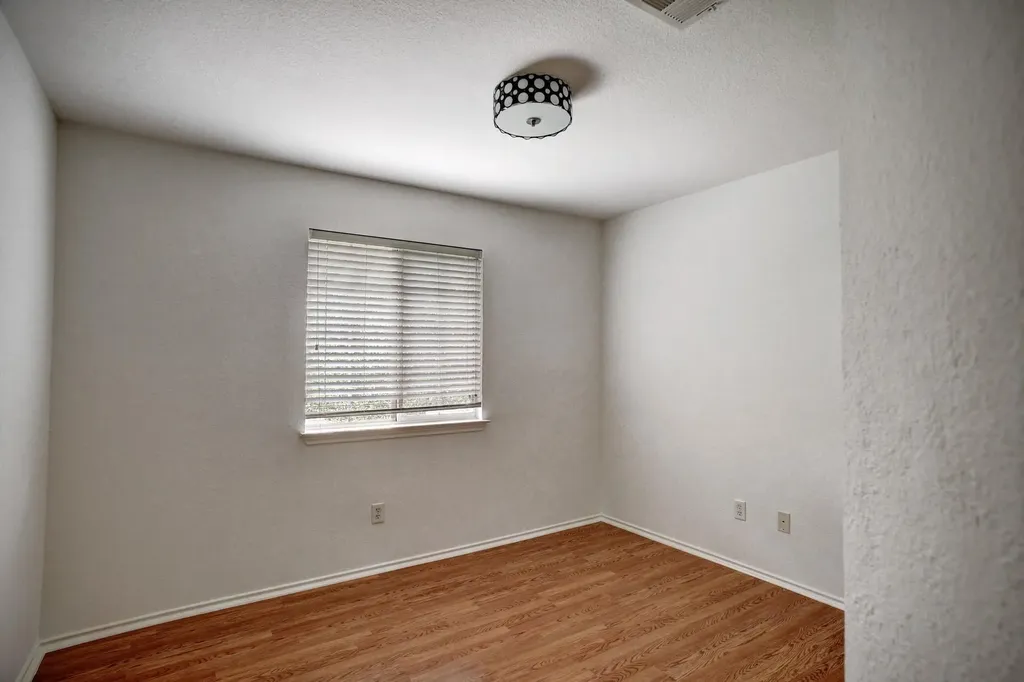 10712 Finsbury Drive Austin TX 78748