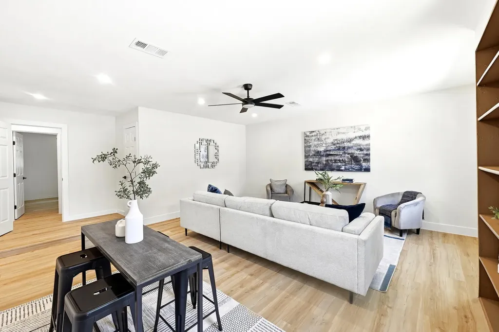 4605 Cedargrove Drive Austin TX 78744