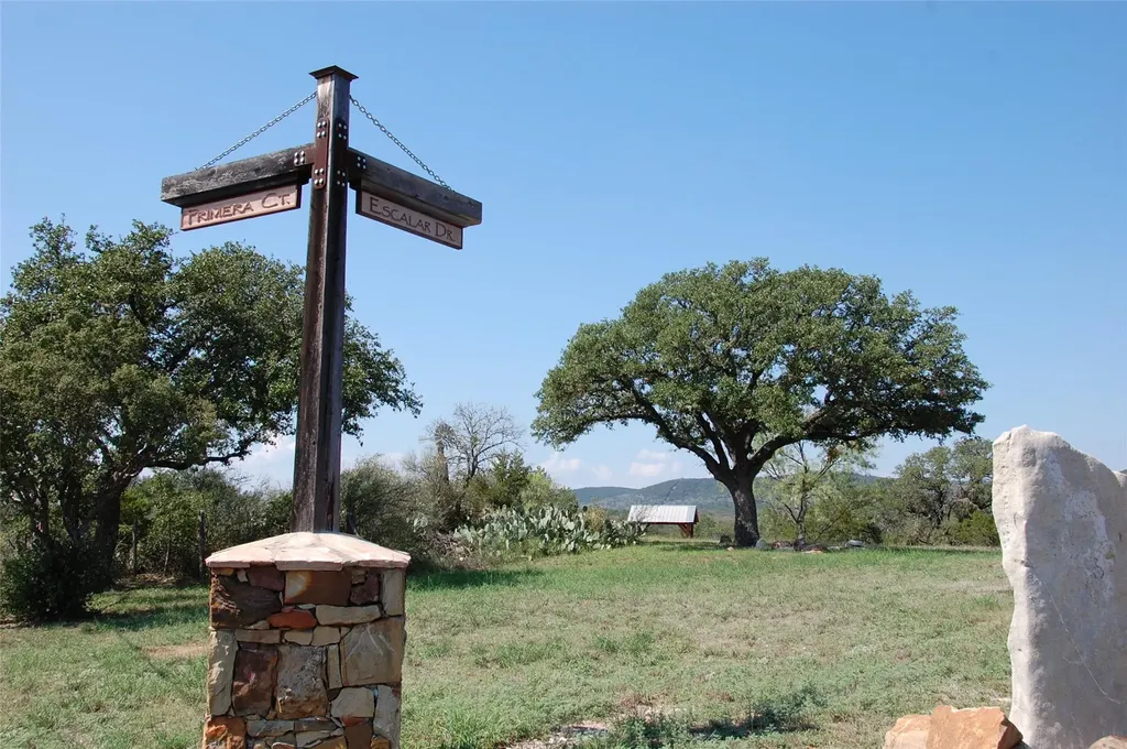 130 Primera Court Kingsland TX 78609