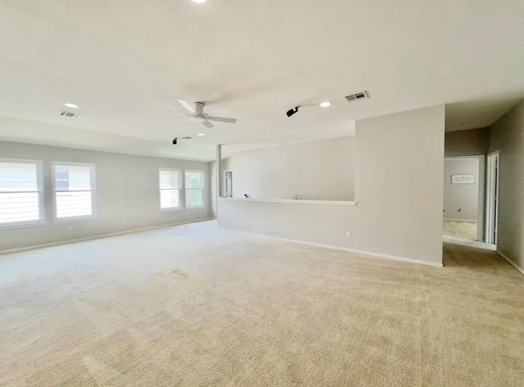 17821 Floribundas Elgin TX 78621