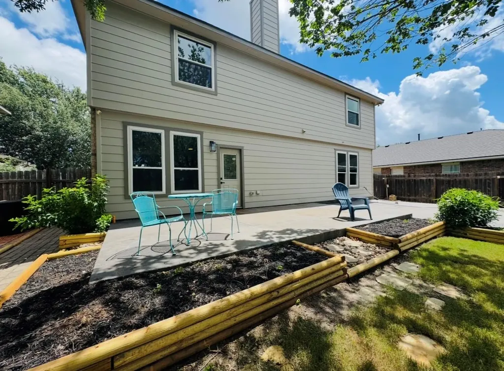 17821 Floribundas Elgin TX 78621