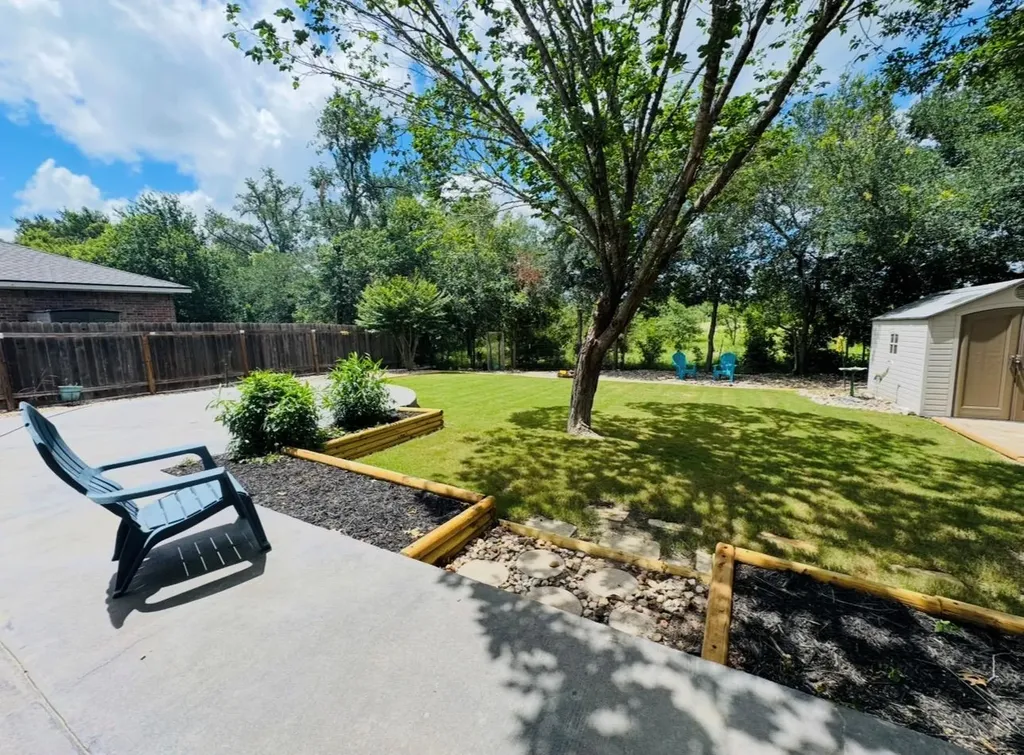 17821 Floribundas Elgin TX 78621