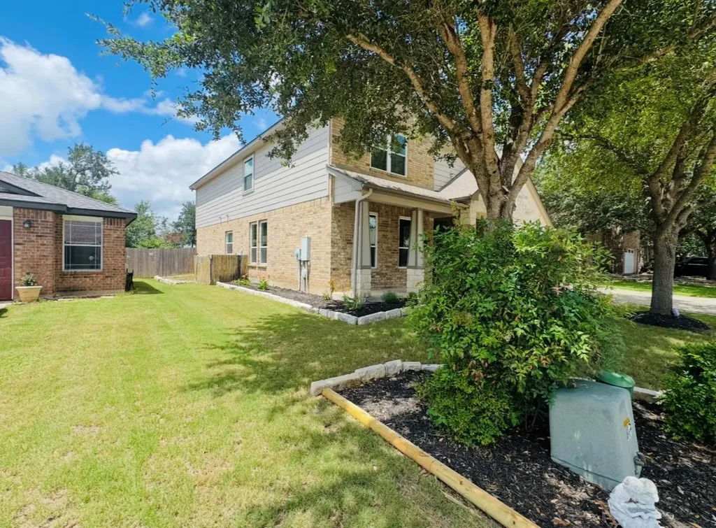 17821 Floribundas Elgin TX 78621