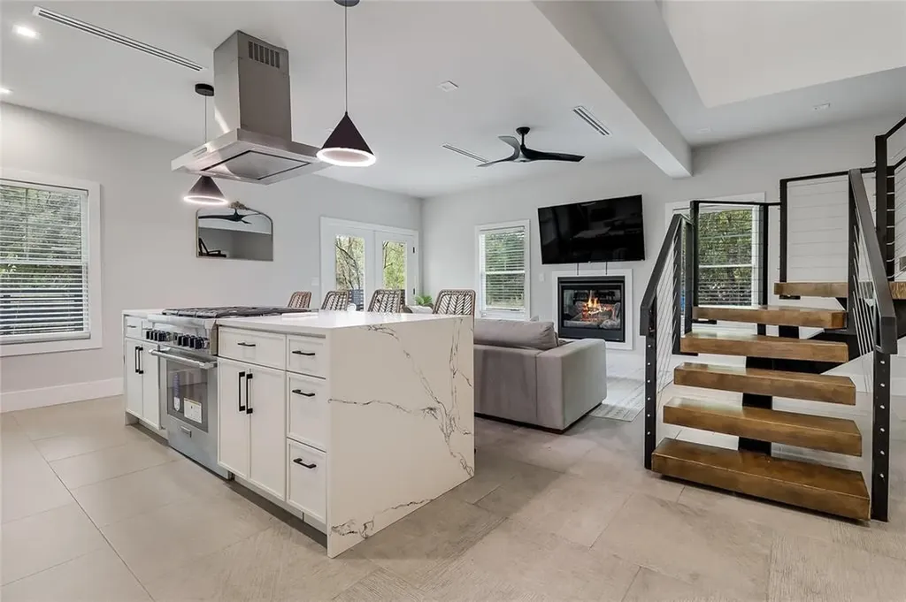 1109 W Annie Street Austin TX 78704