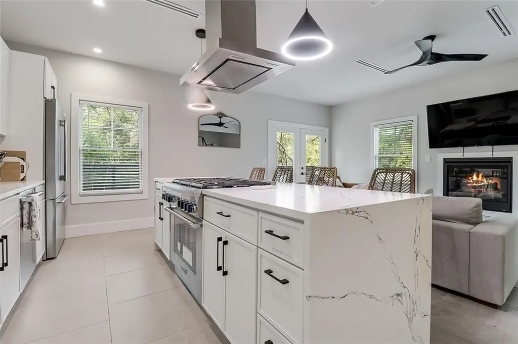 1109 W Annie Street Austin TX 78704