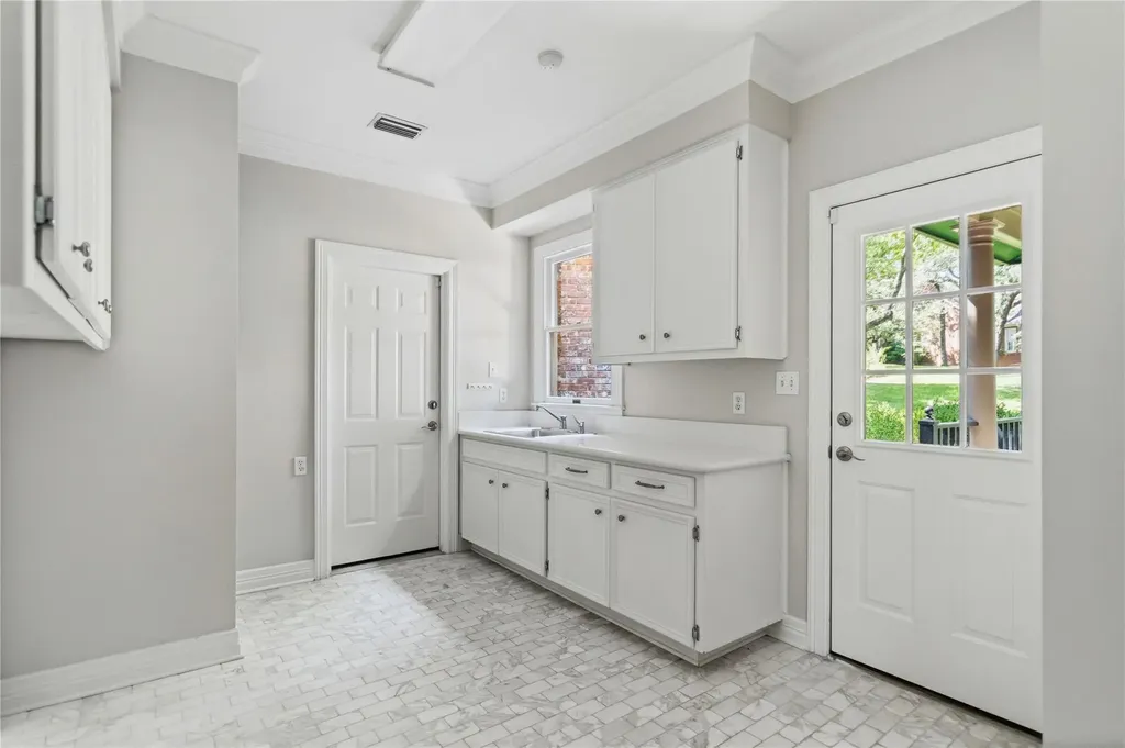 4209 Dunning Lane Austin TX 78746