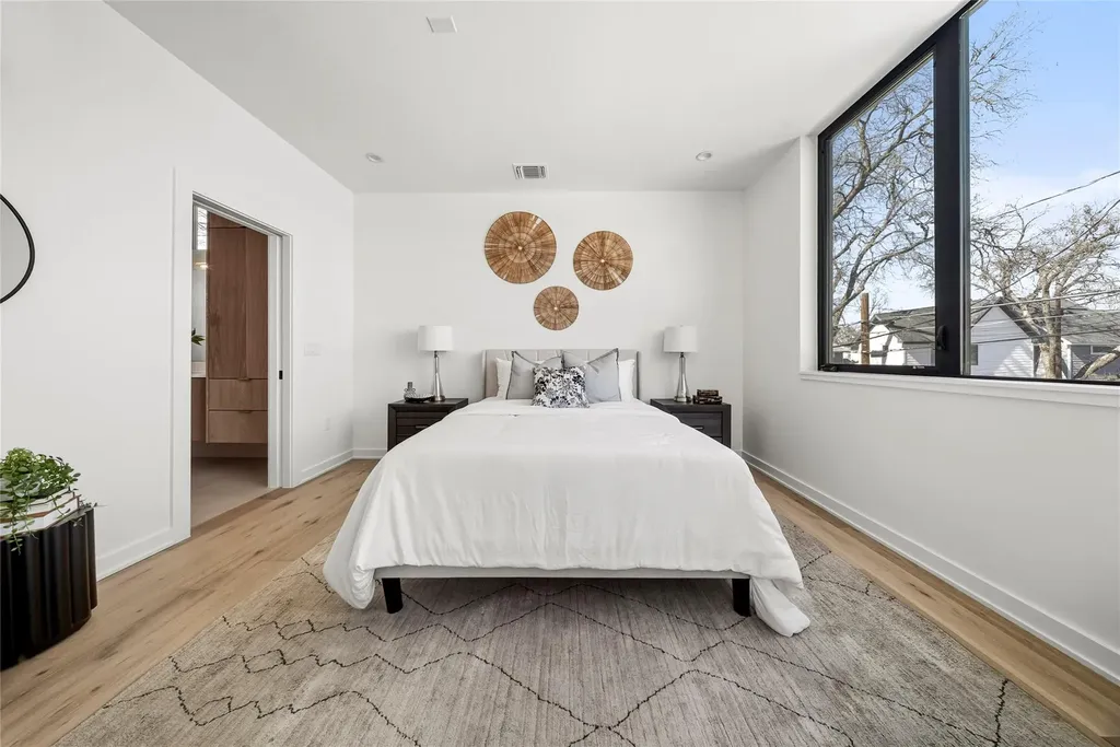 44 Chicon Street Austin TX 78702