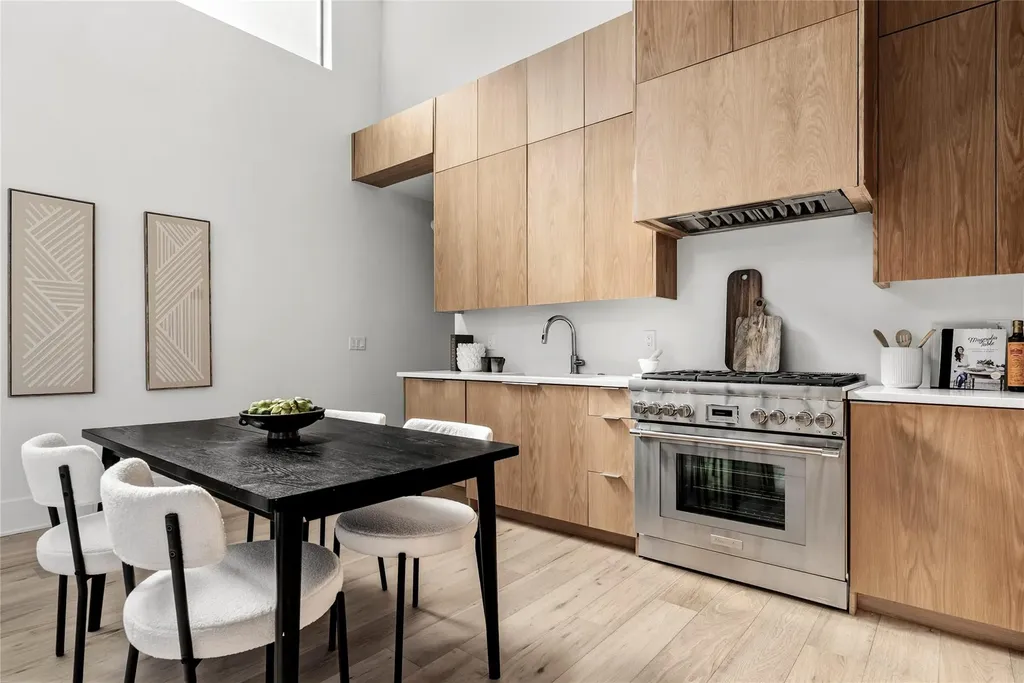 44 Chicon Street Austin TX 78702